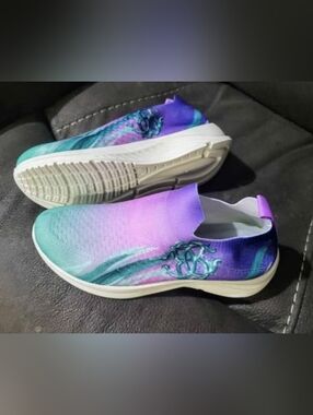 NEW Slip-On Women's Athletic Sneakers in Gradient Purple & Teal